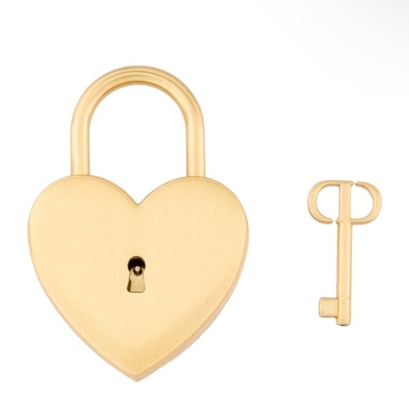 ❤️NIB AUTHENTIC DIOR GOLD HEART PADLOCK CADENA W/KEY VALENTINE 2023 LMTD - Picture 8 of 10